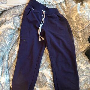 XS Figs Scrub pants in Purple Jam
